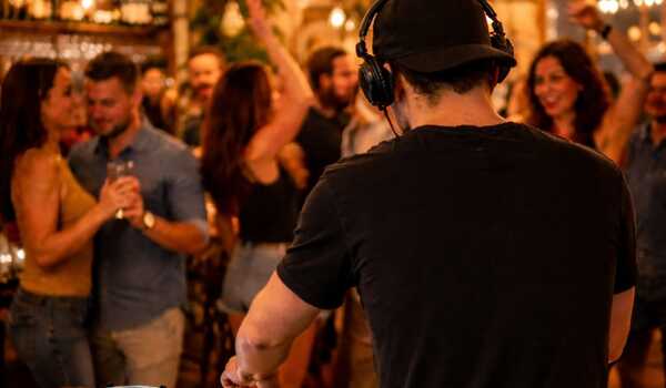 MEGA WINTER PARTY at LOFT